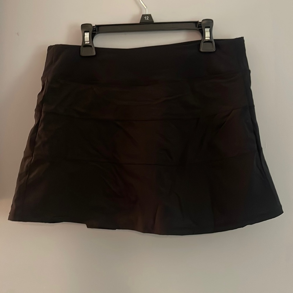 NWOT Grition/lulu lemon style skirt size 6